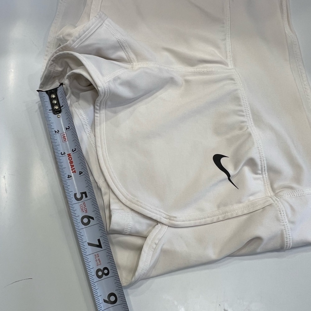 Nike White Tennis Shorts Small Women’s - Picture 8 of 9